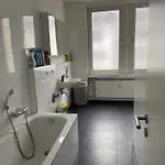 Friendly-room 200 M To 5 Museums