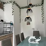 Friendly-room 200 M To 5 Museums