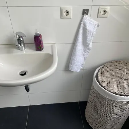 Friendly-room 200 M To 5 Museums