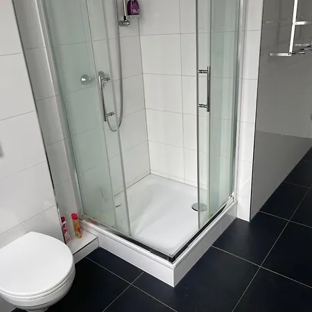 Friendly-room 200 M To 5 Museums Hostel *