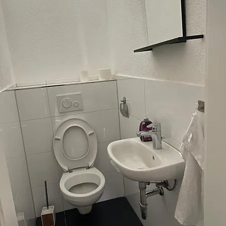 Hostel Friendly-room 200 M To 5 Museums Kassel
