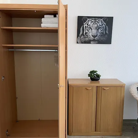 Friendly-room 200 M To 5 Museums * Kassel