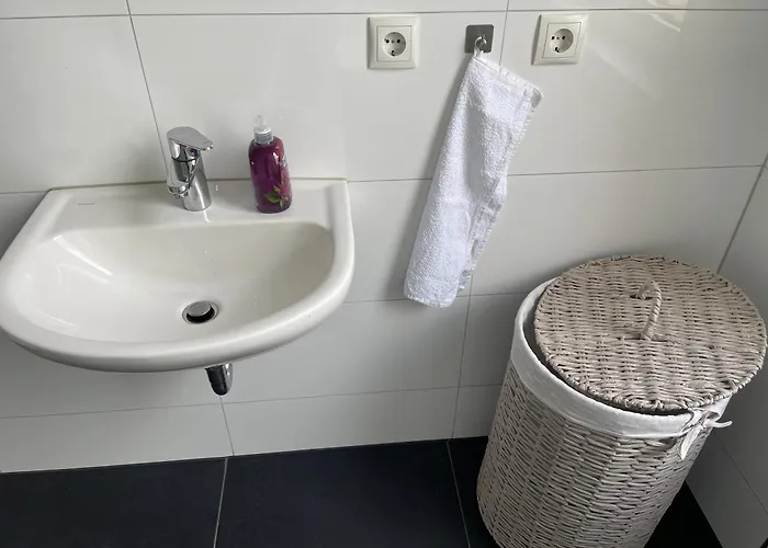 Friendly-room 200 M To 5 Museums