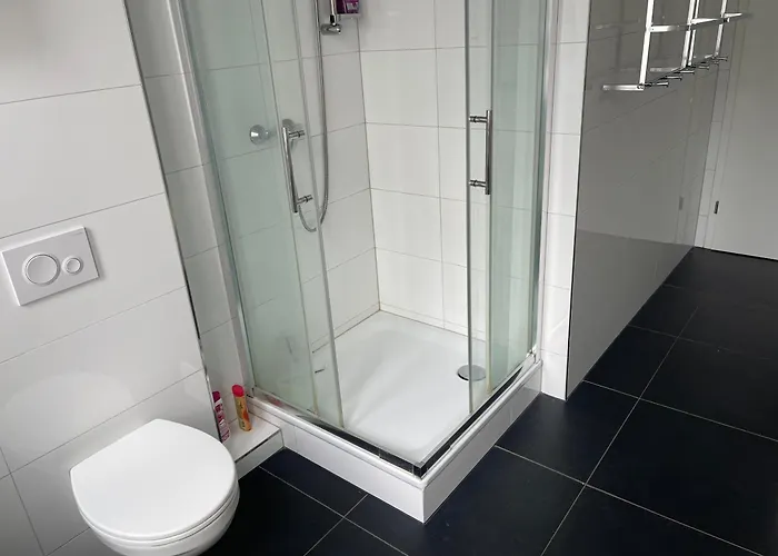 Friendly-room 200 M To 5 Museums Hostel *